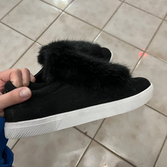 Black faux fur shoe - Picture 3 of 3